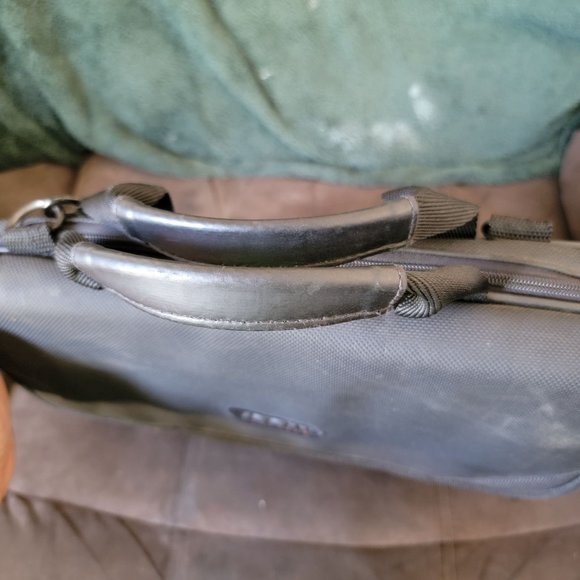 Icon TechGear Medium Bag Case Laptop Black Shoulder Strap Padded - Picture 10 of 10